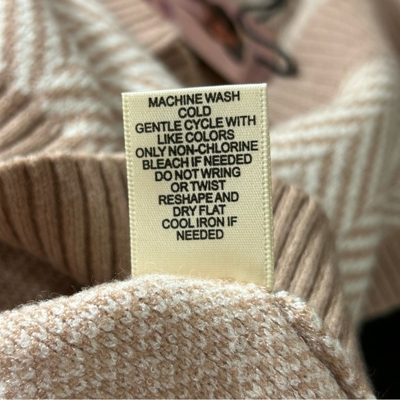 Sincerely Jules Sweater Vest Tan Cream Size XS NWT - Picture 5 of 7